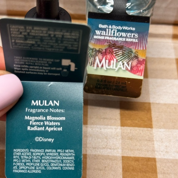 NWT B&BW Mulan (2) Disney Princess Collection Wallflower Plug In Refills - Picture 3 of 3